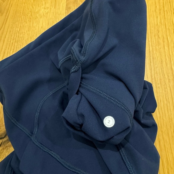 Lululemon Swift Speed legging size 2 in navy blue inseam 27” - Picture 2 of 5